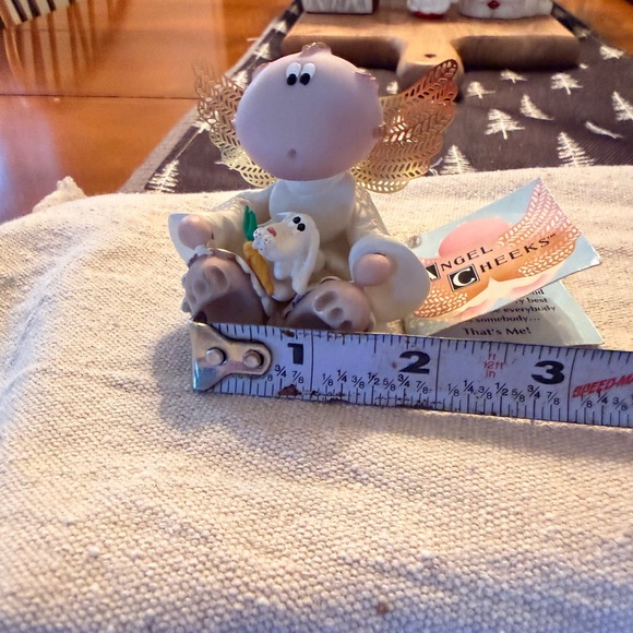 Adorable Angel Cheeks Figurines with Gold Wings - Picture 7 of 12